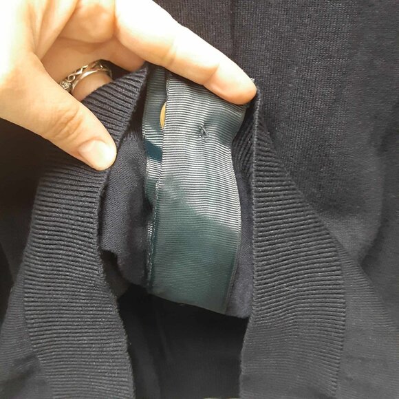 Ellen Tracy Black Cardigan with gold Toggle Closures long sleeved Size Large - Picture 7 of 8